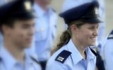 Tamar Ariel pendant la cérémonie de diplômes de l'école de pilote de l'armée de l'Air israélienne, le 27 décembre,2012 (Crédit : Edi Israël / Flash90)