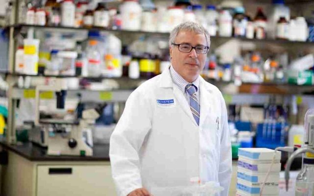Nir Barzilai espère commencer son premier essai clinique dans un an (Crédit : courtoisie)