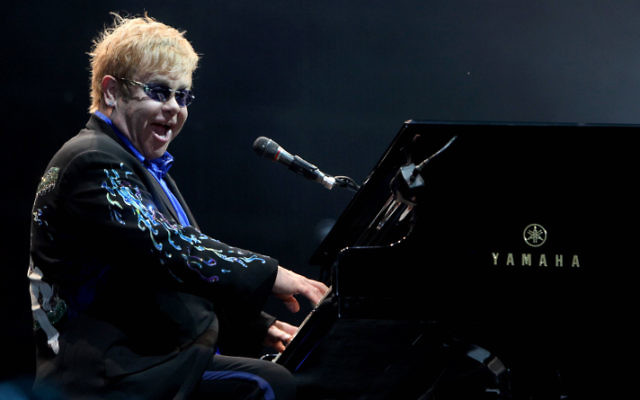 Sir Elton John à Tel Aviv le 17 juin 2010 (Crédit : Flash90)