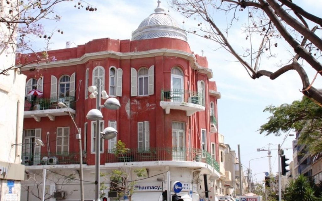 L'hôtel Nordau, Nahalat Binyamin (Crédit : Shmuel Bar-Am)