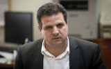 Le dirigeant de la Liste arabe unie, Ayman Odeh, pendant la réunion hebdomadaire de son parti à la Knesset, le 12 octobre 2015. (Crédit : Miriam Alster / Flash90)