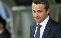 L'entraîneur du Maccabi Tel Aviv  Slaviša Jokanović pendant le match de football du Groupe G de la Ligue des Champions  entre le Maccabi Tel-Aviv et Chelsea au stade  Sammy Ofer à Haïfa le 24 novembre 2015 (Crédit photo: Yonatan Sindel / Flash90)