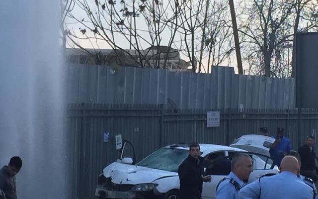 Scène de l'attentat à la voiture-bélier à Jérusalem, le 14 décembre 2015 (Crédit : autorisation) Scène de l'attentat à la voiture-bélier à Jérusalem, le 14 décembre 2015 (Crédit : autorisation)