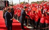 Une photo fournie par la présidence égyptienne le 21 janvier 2016 qui montre le président Abdel Fattah al-Sisi de l'Egypte et le président de la Chine, Xi Jinping, pendant une cérémonie de bienvenue dans la capitale égyptienne du Caire (Crédit : présidence égyptienne/HO/AFP)