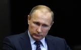 Le président russe Vladimir Poutine assiste à une réunion avec le roi de Jordanie Abdullah II à la résidence d'Etat Bocharov Ruchei à Sotchi le 24 novembre 2015 (Crédit : AFP / POOL / MAXIM SHIPENKOV)