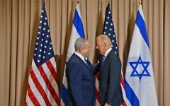 Le Premier ministre Benjamin Netanyahu et le vice-président américain Joe Biden à Davos, en Suisse, le 21 Janvier 2016 . (Crédit : Haim Zach/Bureau du Premier ministre)