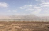 Une clôture en construction à la frontière entre Israël et la Jordanie. (Crédit : ministère de la Défense)
