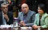 Les députés de Balad Jamal Zahalka (à gauche), Basel Ghattas (au centre) et Hanin Zoabi (à droite) pendant la réunion hebdomadaire de la Liste arabe unie à la Knesset, le 8 février 2016. (Crédit : Yonatan Sindel/Flash90)