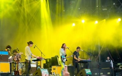 Tame Impala en concert au festival Rock en Seine, le 31 août 2015 à Paris, en France (Crédit : Image Tame Impala via Shutterstock)