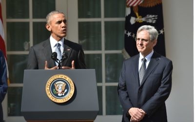 Barack Obama nomme Merrick Garland, un progressiste modéré à la Cour suprême, le 16 mars 2016 (Crédit : AFP / Nicholas Kamm)
