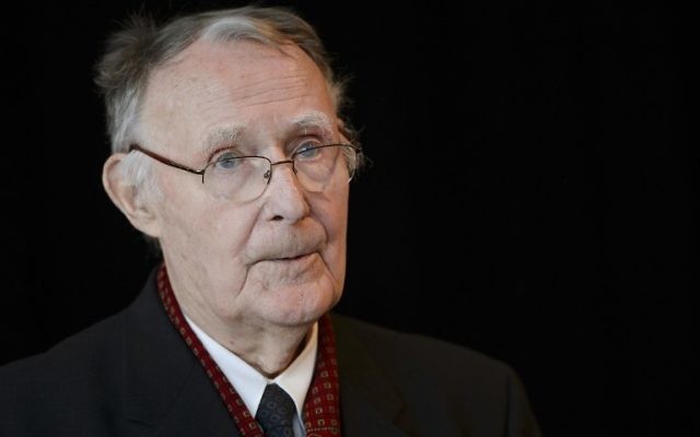UNe photo prise le 3 décembre 2012 du fondateur d'Ikea Ingvar Kamprad à Lausanne (Crédit : AFP / FABRICE COFFRINI) UNe photo prise le 3 décembre 2012 du fondateur d'Ikea Ingvar Kamprad à Lausanne (Crédit : AFP / FABRICE COFFRINI)