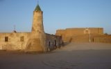 La forteresse et la mosquée du district de Murzuq dans la province du Fezzan, au sud de la Libye (Crédit : Franzfoto/CC-BY-SA-3.0)