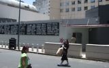 Le centre communautaire juif AMIA à Buenos Aires, en Argentine, site d'un attentat terroriste qui a fait 85 morts et des centaines de blessés en 1994. (Crédit : andy sternberg/CC BY/Flickr)