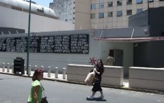 Le centre communautaire juif AMIA à Buenos Aires, en Argentine, site d'un attentat terroriste qui a fait 85 morts et des centaines de blessés en 1994. (Crédit : andy sternberg/CC BY/Flickr)