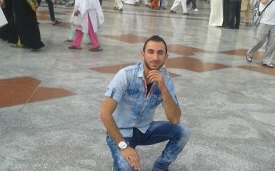 Une photo publiée sur la page Face book de Bashar Masalha le 26 février  le montre "au coeur de la Mecque" (Crédit : Autorisation Facebook)