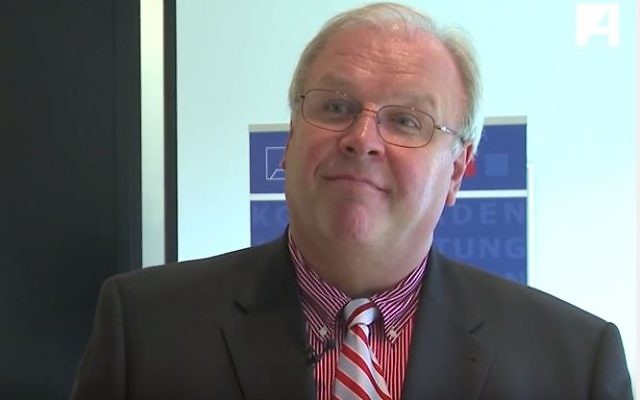 L'ambassadeur d'Allemagne en Turquie, Martin Erdmann, ici en 2014. (Crédit : capture d'écran YouTube/onlineKAS)