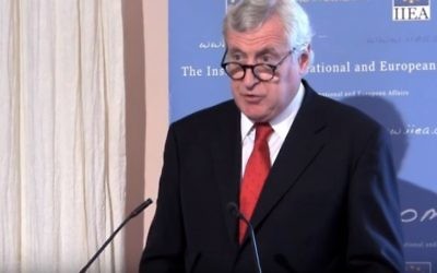 Pierre Vimont, envoyé spécial de la France pour l'initiative de paix. (Crédit : capture d'écran YouTube)