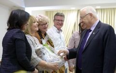 Le président reuven Rivlin et Lev HaOlam (Crédit : Autorisation)