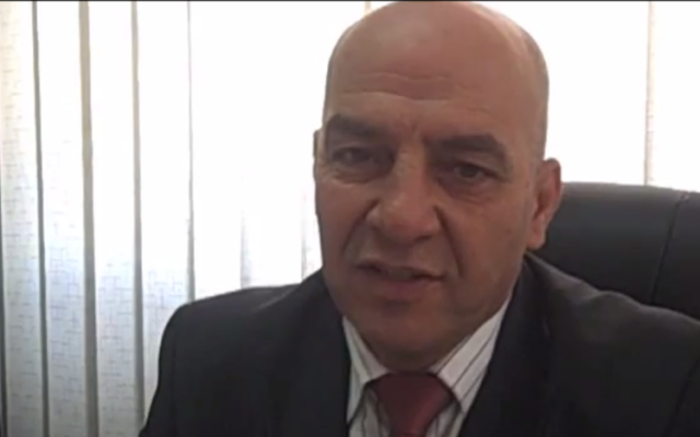 Adnan Damiri, porte-parole des forces de sécurité palestiniennes. (Crédit : capture d'écran YouTube) Adnan Damiri, porte-parole des forces de sécurité palestiniennes. (Crédit : capture d'écran YouTube)