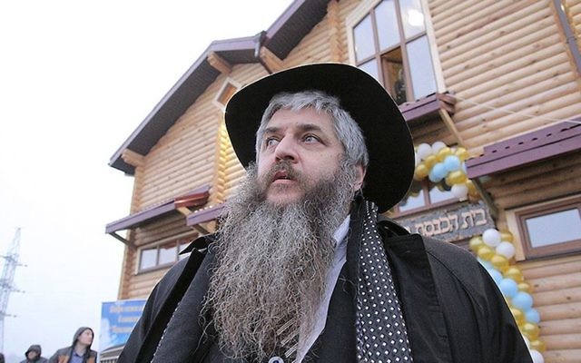 Le grand rabbin d'Ukraine Moshe Azman, fondateur de la communauté d'Anatevka près de Kiev, en Ukraine, le 29 février 2016. (Crédit : R. Litevsky/autorisation du bureau du rabbin Moshe Azman) Le grand rabbin d'Ukraine Moshe Azman, fondateur de la communauté d'Anatevka près de Kiev, en Ukraine, le 29 février 2016. (Crédit : R. Litevsky/autorisation du bureau du rabbin Moshe Azman)
