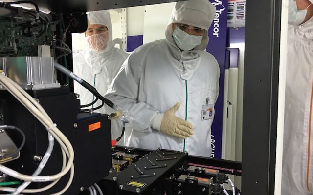 A l'intérieur d'une machine de superposition de métrologie chez KLA-Tencor (Crédit : Autorisation)
