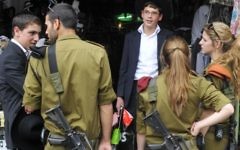 Soldats israéliens. Illustration. (Crédit : Serge Attal/Flash90)