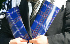 Le tartan casher créé par le rabbin de Glasgow, Mendel Jacobs. (Crédit : JewishTartan.com via JTA)