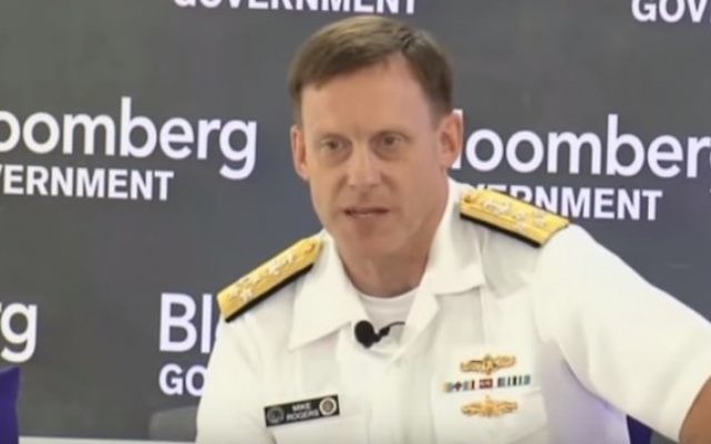L'amiral Michael Rogers, directeur de la NSA, en 2014. (Crédit : capture d'écran YouTube)