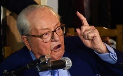Jean-Marie Le Pen, fondateur du Front national, lors d'un déjeuner à Marseille, le 5 septembre 2015. (Crédit : Boris Horvat/AFP)