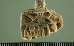 Une amulette égyptienne de 3 200 ans retrouvée à Jérusalem. (Crédit: Zachi Dvira)