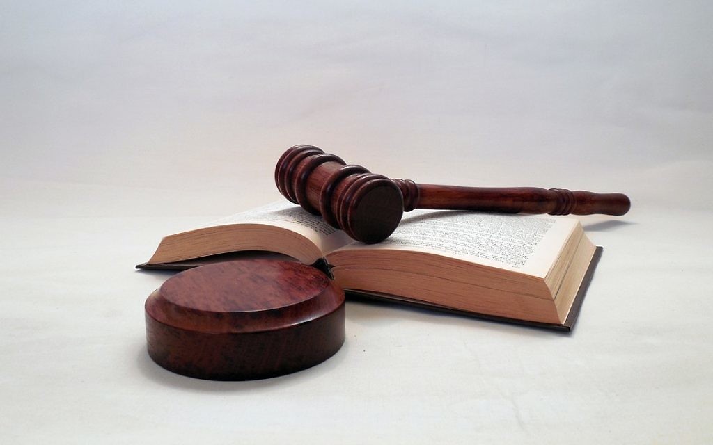Illustration : Le tribunal de Foix a condamné un homme à 30 mois de prison pour apologie de terrorisme et menaces spécifiques envers les Juifs. (Crédit : Pixabay/Domaine public) Illustration : Le tribunal de Foix a condamné un homme à 30 mois de prison pour apologie de terrorisme et menaces spécifiques envers les Juifs. (Crédit : Pixabay/Domaine public)