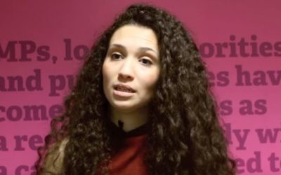 Malia Bouattia, nouvelle présidente de l'Union nationale des étudiants du Royaume-Uni. (Crédit : capture d'écran YouTube)