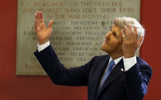 Le secrétaire d'Etat américain John Kerry à Oxford, en Angleterre, le 11 mai 2016. (Crédit : Peter Nicholls/Pool/AFP) Le secrétaire d'Etat américain John Kerry à Oxford, en Angleterre, le 11 mai 2016. (Crédit : Peter Nicholls/Pool/AFP)