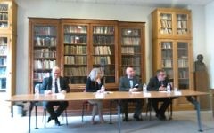 Eric Gozlan introduisant le Talmud à l'Université Panthéon-Assas (Crédit : Autorisation)