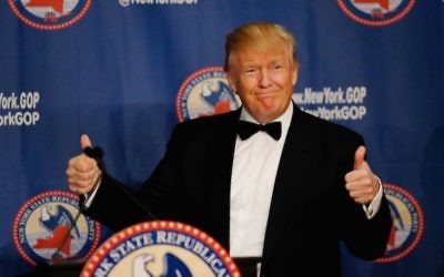 Donald Trump pendant le gala républicain 2016 de l'Etat de New York, à New York, le 14 avril 2016. (Crédit : Eduardo Munoz Alvarez/Getty Images via JTA)