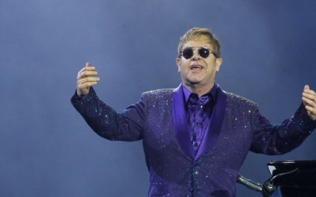 Sir Elton John en concert à Tel Aviv, le 26 mai 2016. (Crédit : Miriam Alster/Flash90)