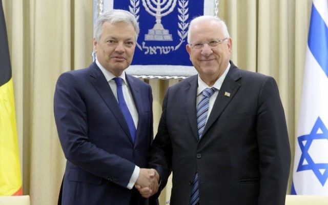 Le président Reuven Rivlin a rencontré le ministre des Affaires étrangères belge, Didier Reynders. (Crédit : Mark Neiman) Le président Reuven Rivlin a rencontré le ministre des Affaires étrangères belge, Didier Reynders. (Crédit : Mark Neiman)