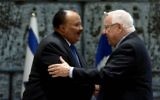 Le président Reuven Rivlin (à droite) et Martin Luther King III, fils du Dr. Martin Luther King Jr., célèbre militant des droits civiques, à la résidence présidentielle de Jérusalem, le 8 mai 2016. (Crédit : Haim Zach)