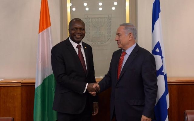 Dr. Abdallah Albert Toikeusse Mabri et Benjamin Netanyahu (Crédit : Haim Tzach (GPO))