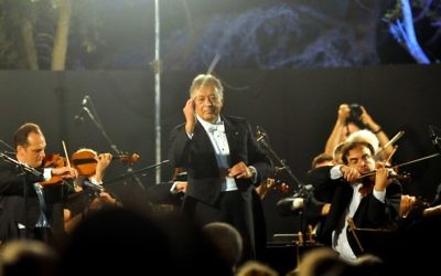 Zubin Mehta et l'Orchestre philharmonique d'Israël (Crédit : Yossi Zelgier/FLASh90)