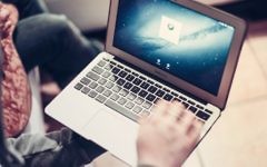 Photo d'illustration : un ordinateur (Crédit : Pexels)