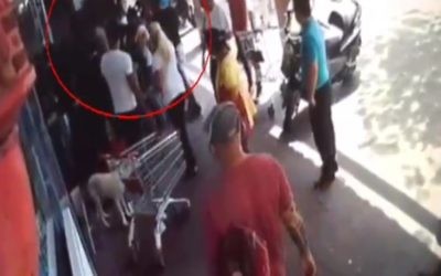Vidéo d'une agression présumée de la police contre un homme arabe israélien à Tel Aviv, le 22 mai 2016. (Crédit : capture d'écran Deuxième chaîne)