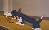 Tom (à droite) et Jerry (à gauche), les deux personnages principaux du dessin animé de la série Tom et Jerry (Crédit : capture d'écran YouTube)
