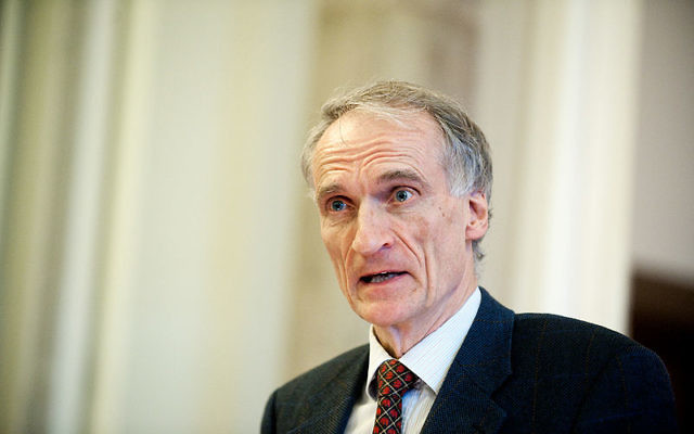 Bertel Haarder, ministre chargé des cultes du Danemark (Crédit : Wikimedia Commons CC BY 2.5)
