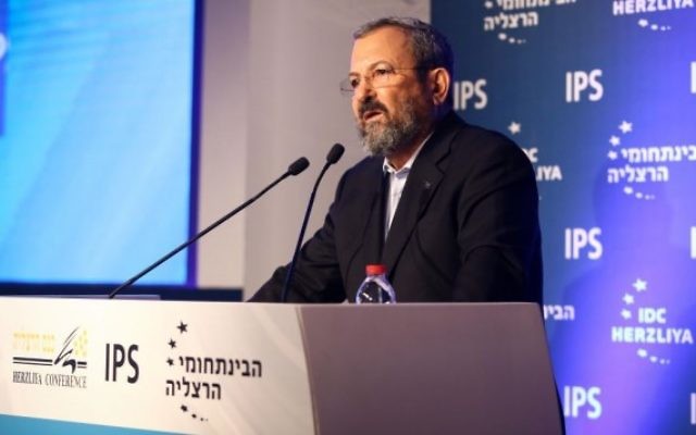L'ancien Premier ministre et ministre de la Défense Ehud Barak à la Conférence de Herzliya, le 16 juin 2016. (Crédit : Adi Cohen Zedek) L'ancien Premier ministre et ministre de la Défense Ehud Barak à la Conférence de Herzliya, le 16 juin 2016. (Crédit : Adi Cohen Zedek)
