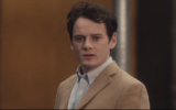 L'acteur Anton Yelchin dans la bande-annonce du film 5 to 7. (Capture d'écran YouTube)