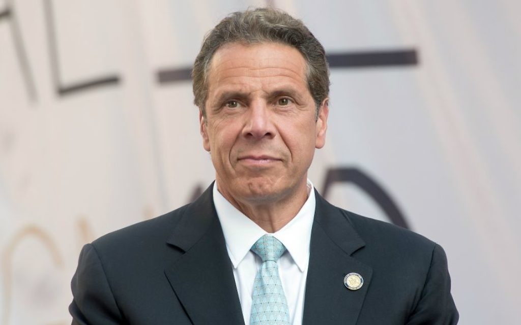 Andrew Cuomo, gouverneur de l'état de New York, assiste à l'inauguration de la Cadillac House à New York, le 1er juin 2016. (Crédit : Mike Pont/WireImage/Getty Images/JTA) Andrew Cuomo, gouverneur de l'état de New York, assiste à l'inauguration de la Cadillac House à New York, le 1er juin 2016. (Crédit : Mike Pont/WireImage/Getty Images/JTA)