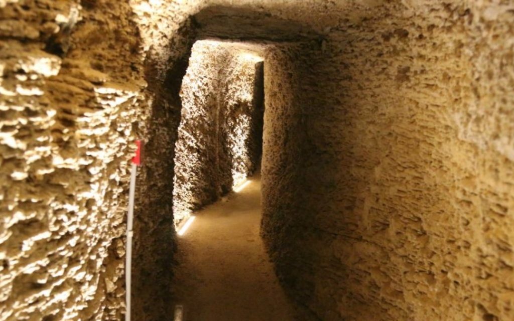 Les premiers habitants de Sarona produisaient du vin et le stockait dans des caves souterraines. (Photo: Shmuel Bar-Am)