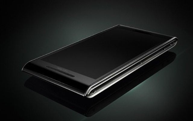 Le nouveau téléphone Solarin, présenté à Londres. (Crédit : autorisation Sirin Labs)