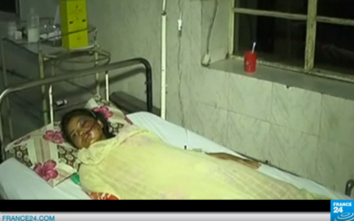 Sabah, jeune pakistanaise survivante d'un crime d'honneur, dans le documentaire "Une fille dans la rivière" qui lui est consacré. (Crédits : capture d'écran YouTube / France 24)